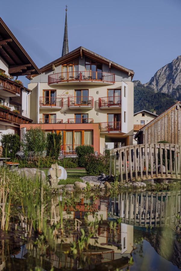 Hotel Goldener Stern Abtenau Exterior photo